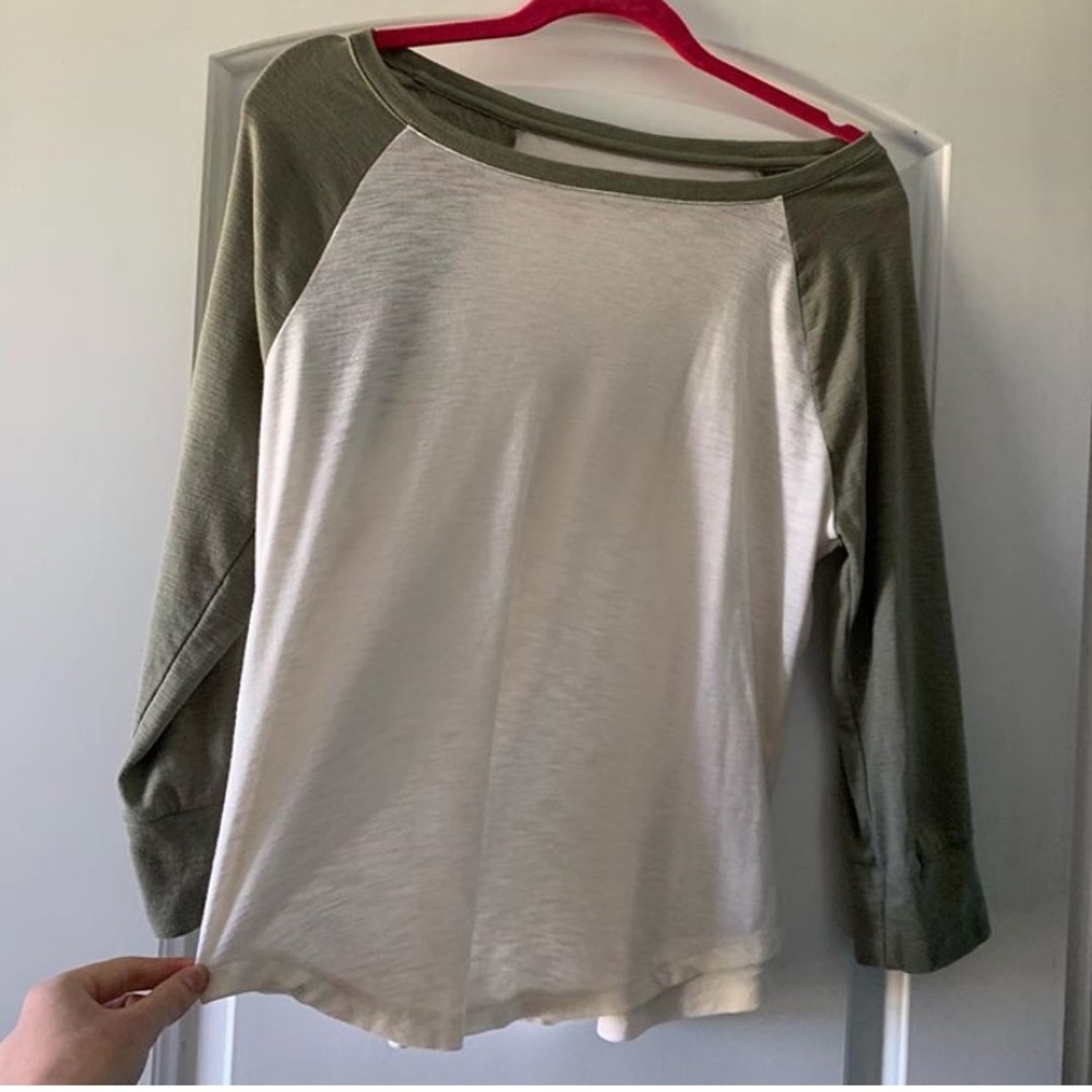 Cute 3/4 length sleeved shirt